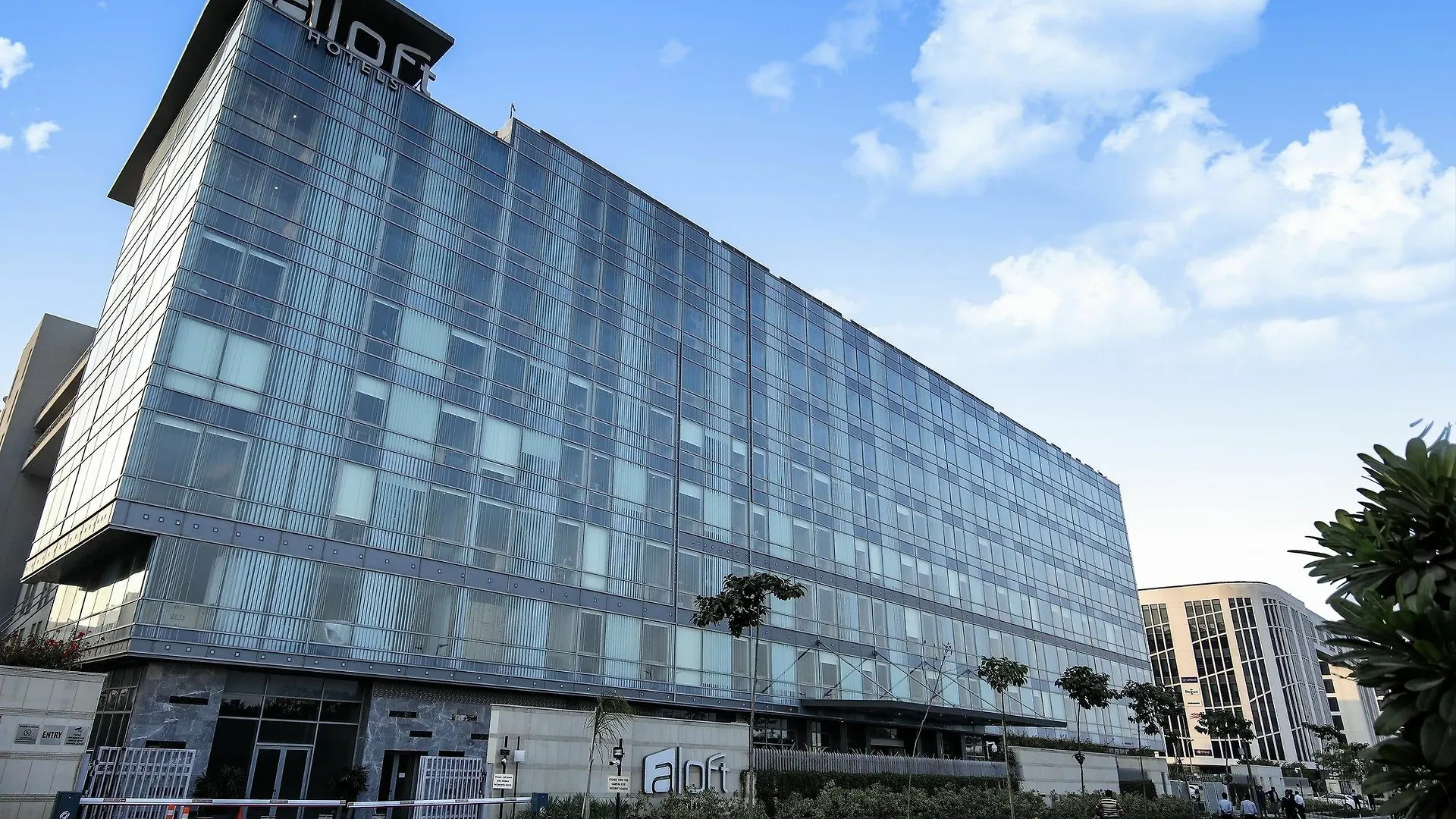 Aloft New Delhi Aerocity 5*,